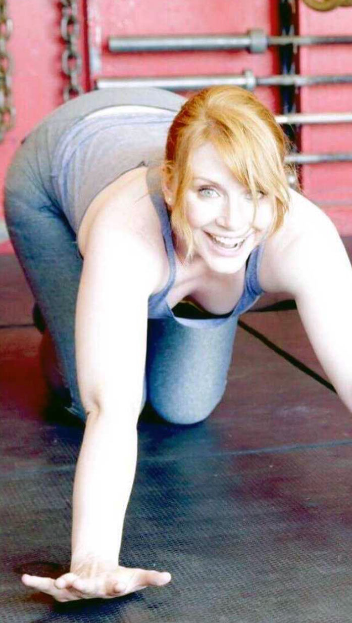 Bryce Dallas Howard nude naked sexy feet cleavage33 1