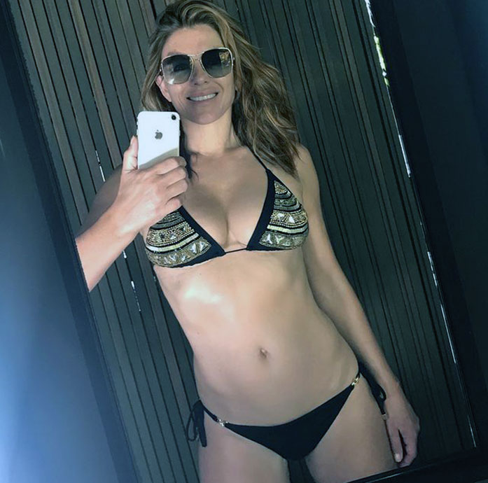 Elizabeth Hurley nude sexy bikini topless hot36