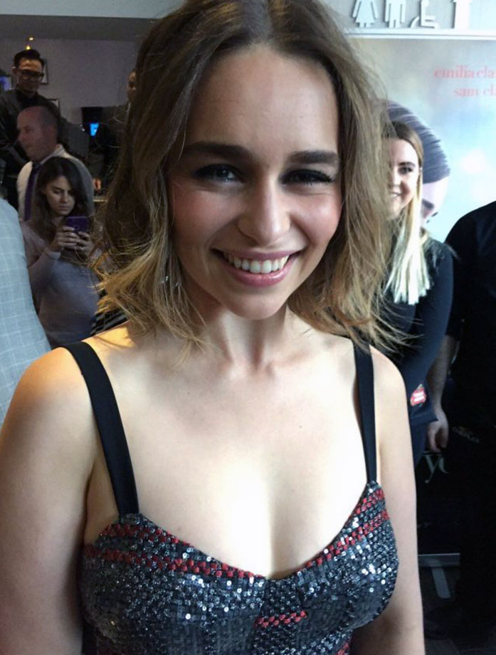 Emilia Clarke nude sexy topless naked cleavage hot4 1