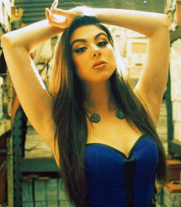 Kira Kosarin cleavage
