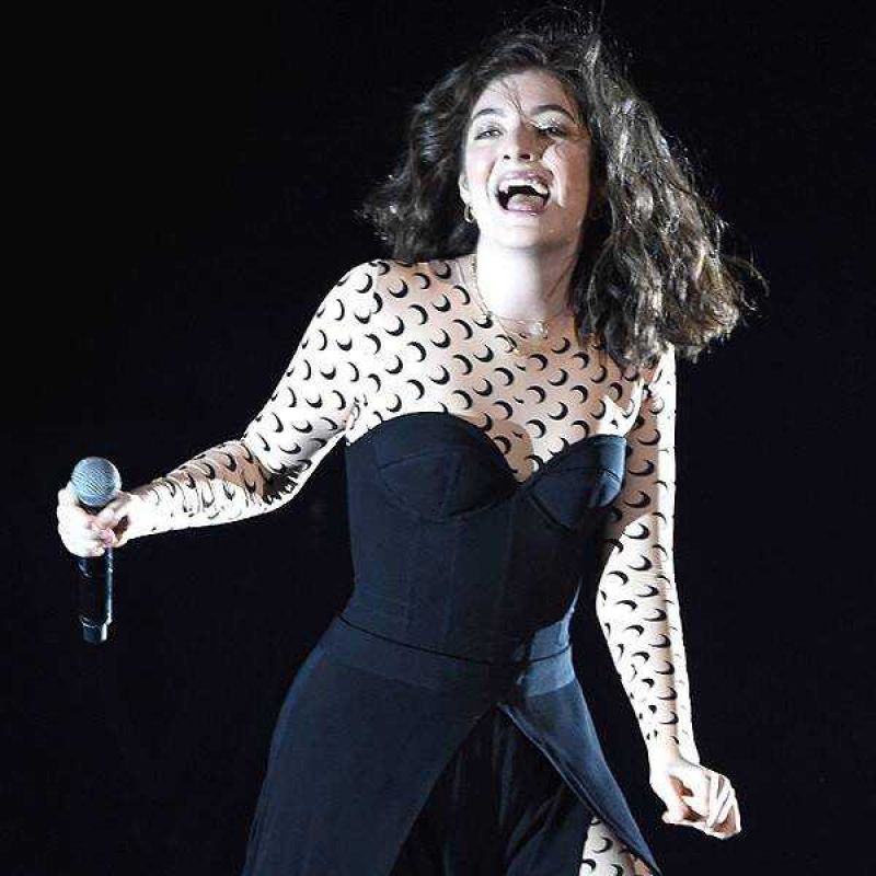 lorde sexy tits and ass photo collection 6708b5b