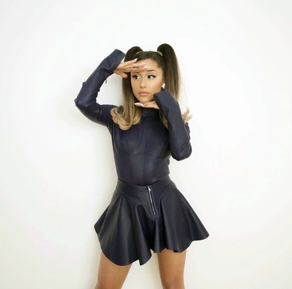 Ariana Grande hot