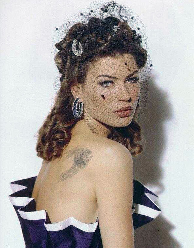 Carre Otis nude topless sexy hot naked cleavage boobs4 2