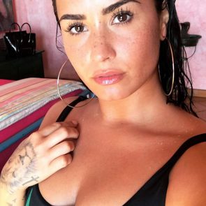 Demi Lovato Nude Leaked Sexy 17