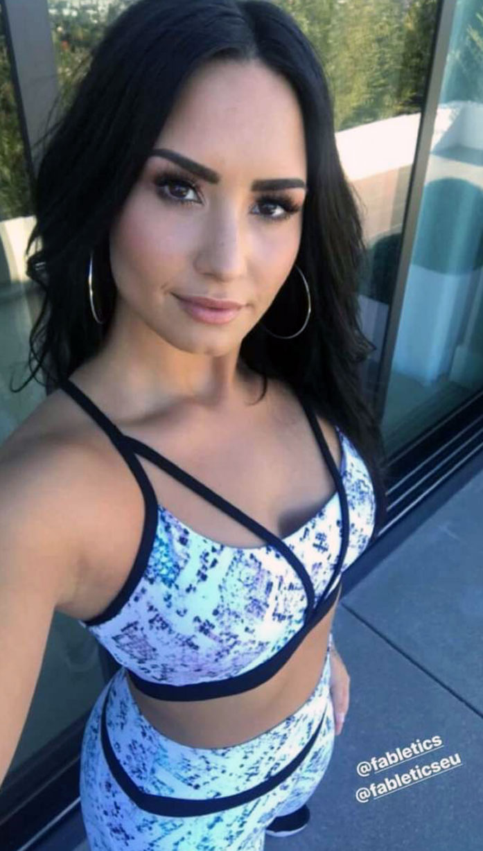 Demi Lovato nude sexy topless hot cleavage boobs52