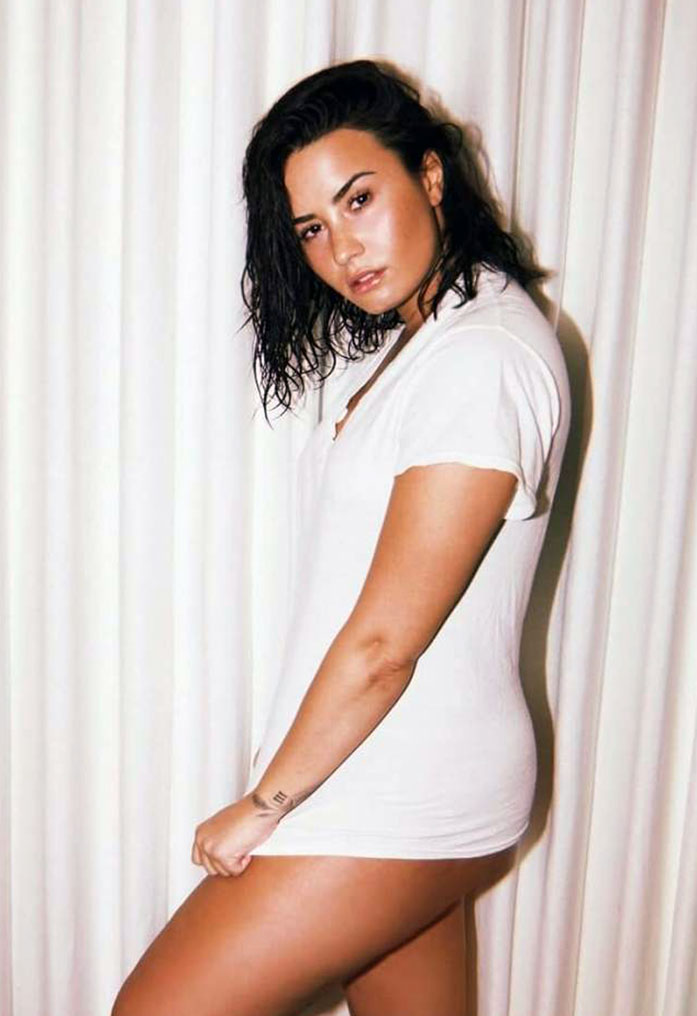 Demi Lovato nude sexy topless hot cleavage boobs63