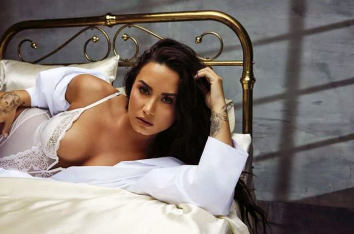 Demi Lovato nude sexy topless hot cleavage boobs73