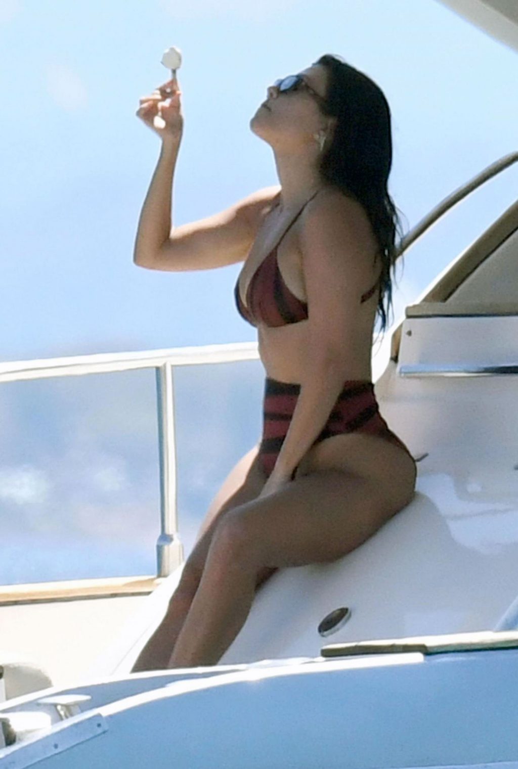 Kourtney Kardashian nude sexy ass bikini topless boobs nipples13 3