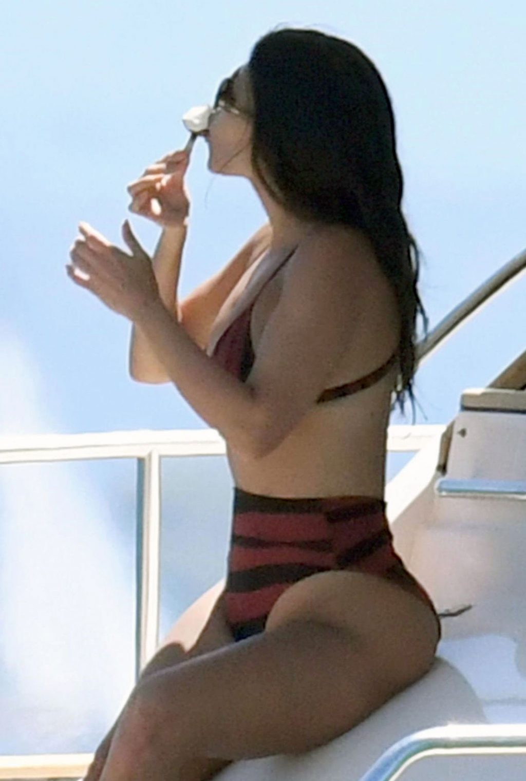 Kourtney Kardashian nude sexy ass bikini topless boobs nipples15 3