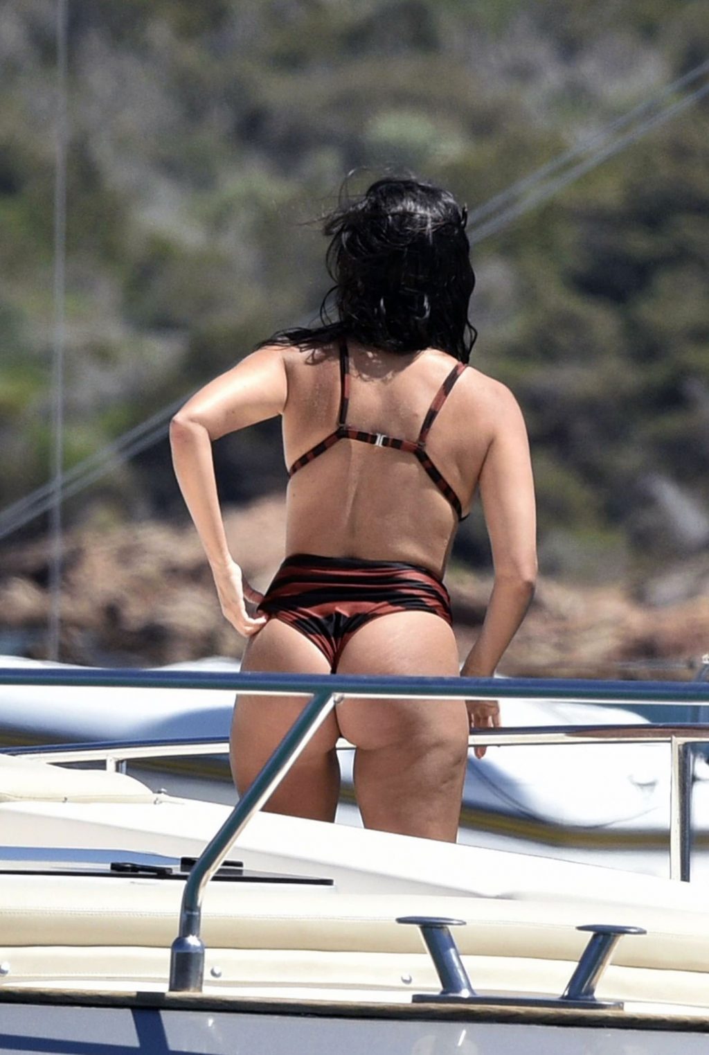 Kourtney Kardashian nude sexy ass bikini topless boobs nipples17 3