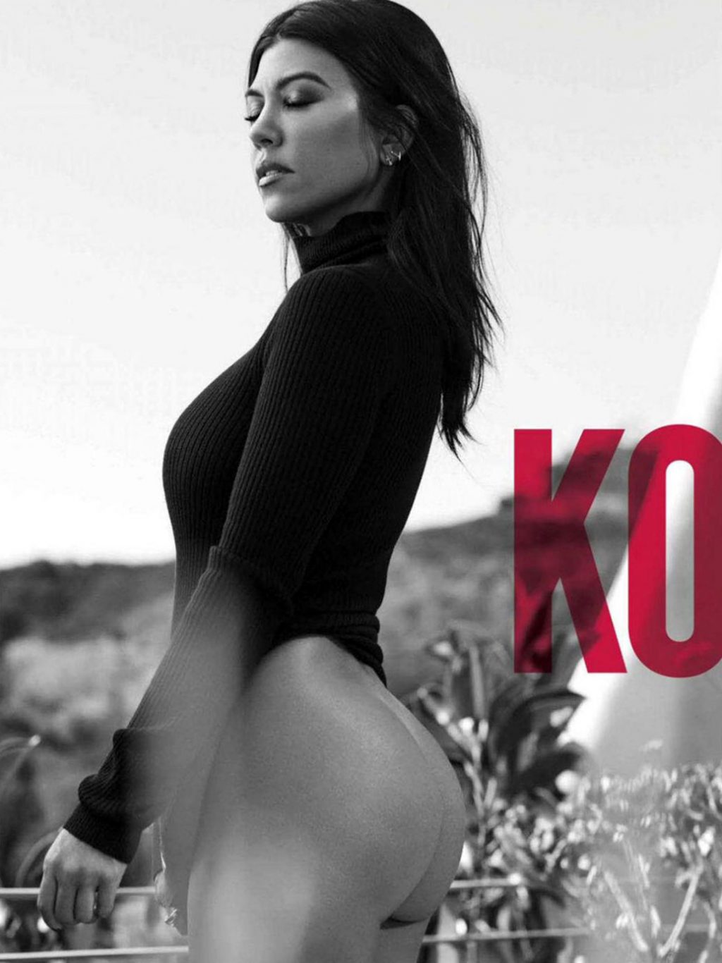Kourtney Kardashian nude sexy ass bikini topless boobs nipples22 2