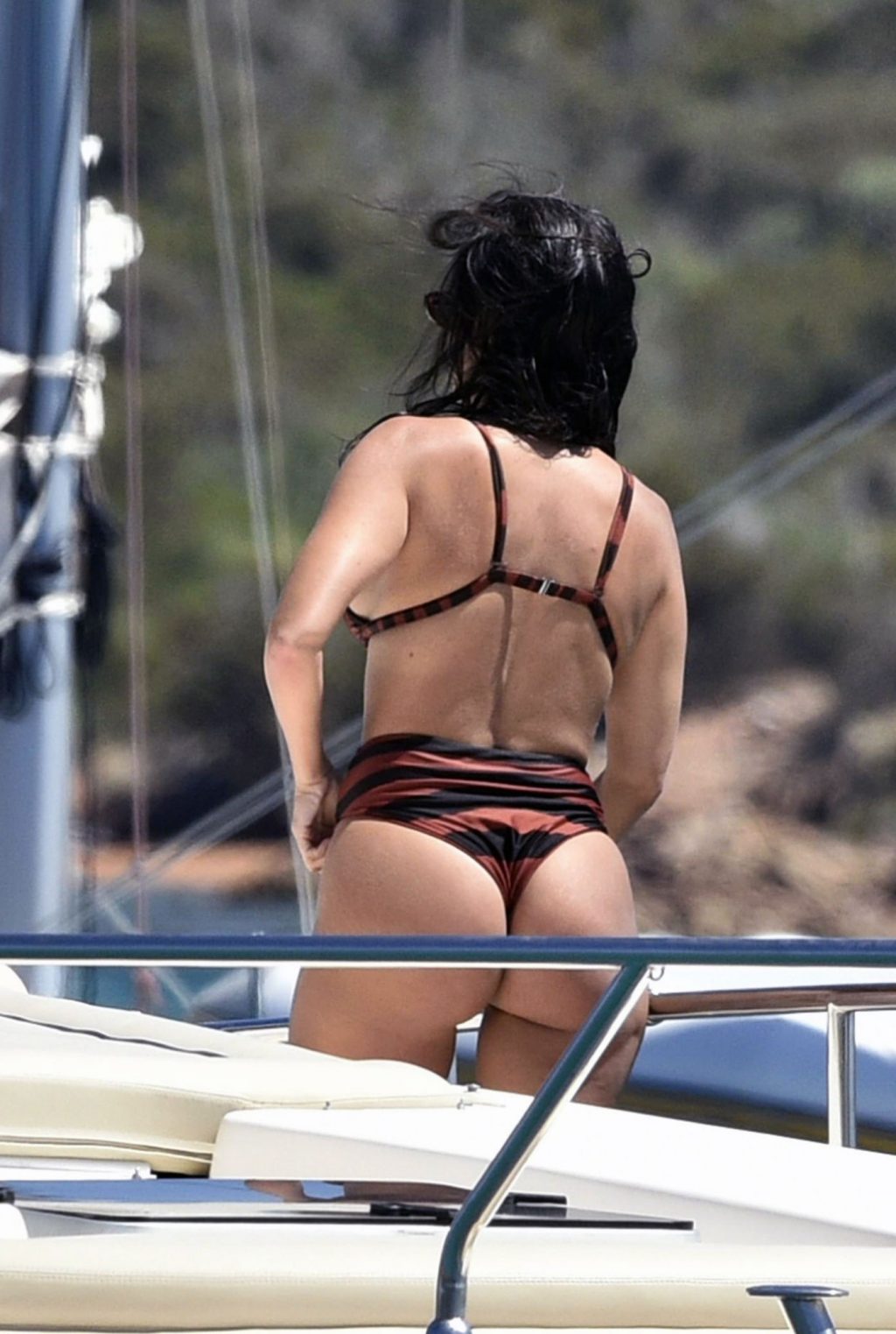 Kourtney Kardashian nude sexy ass bikini topless boobs nipples22 3