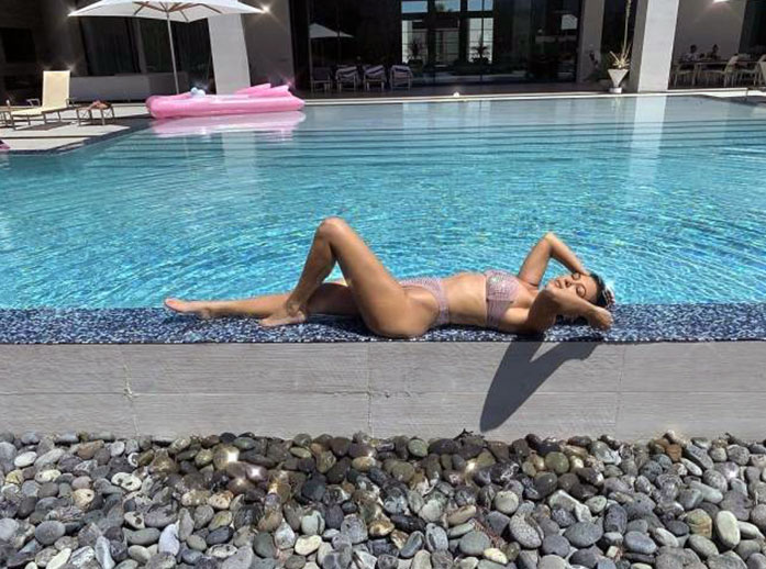 Kourtney Kardashian nude sexy ass bikini topless boobs nipples24 1