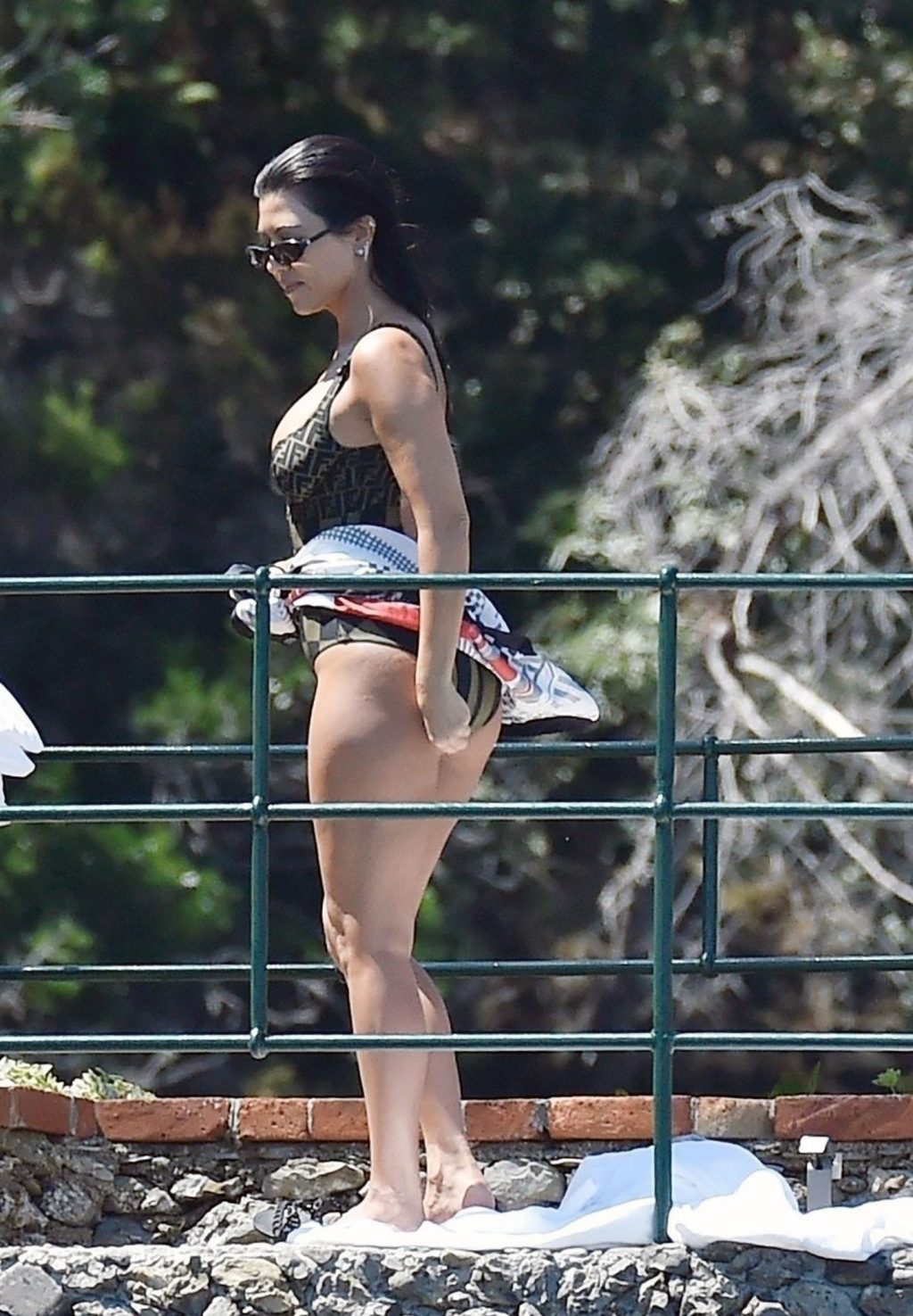Kourtney Kardashian nude sexy ass bikini topless boobs nipples26 3