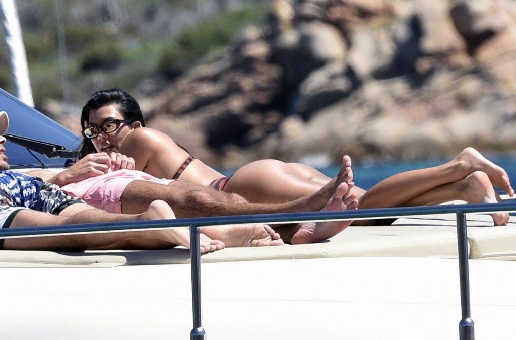 Kourtney Kardashian nude sexy ass bikini topless boobs nipples6 3