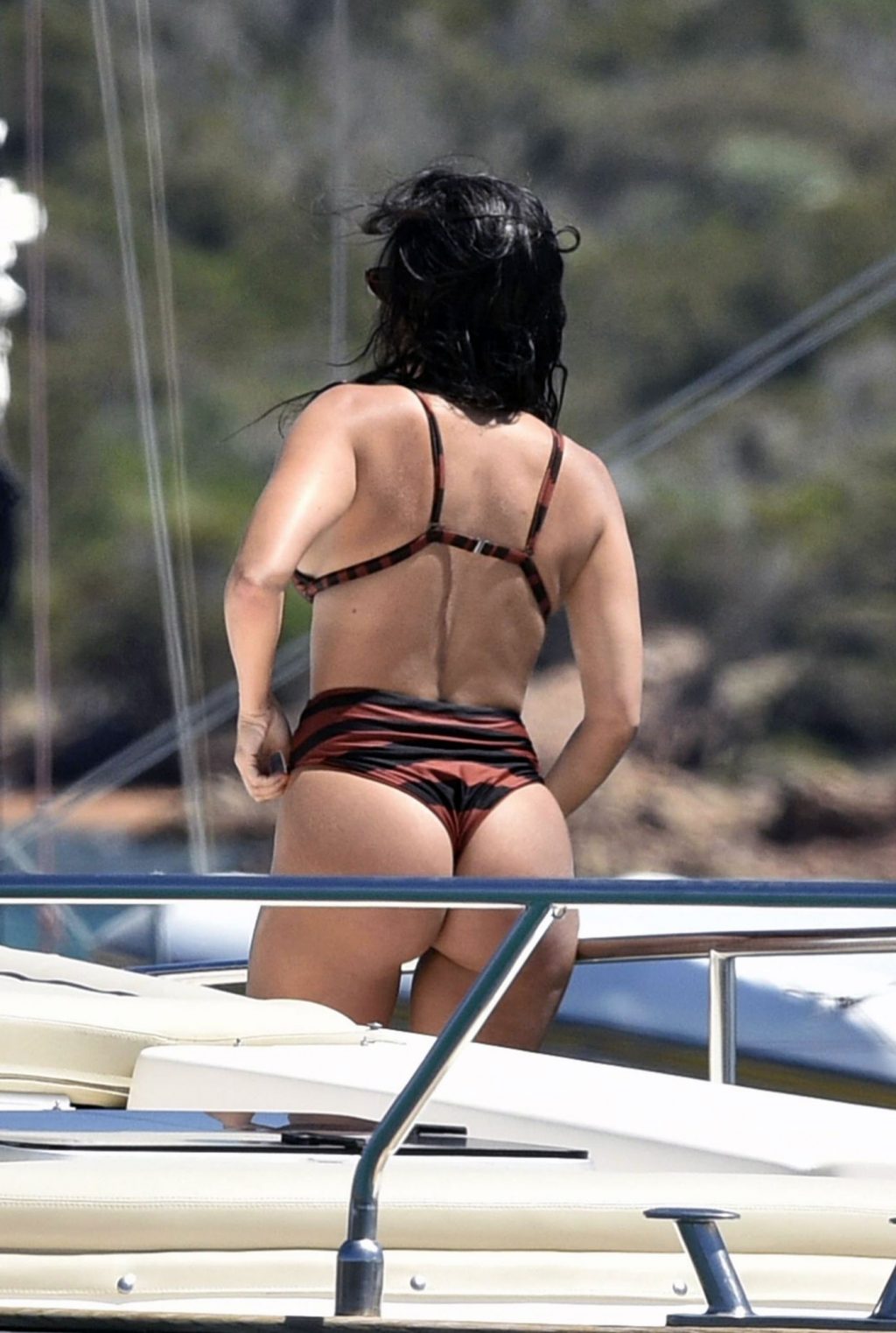 Kourtney Kardashian nude sexy ass bikini topless boobs nipples8 3