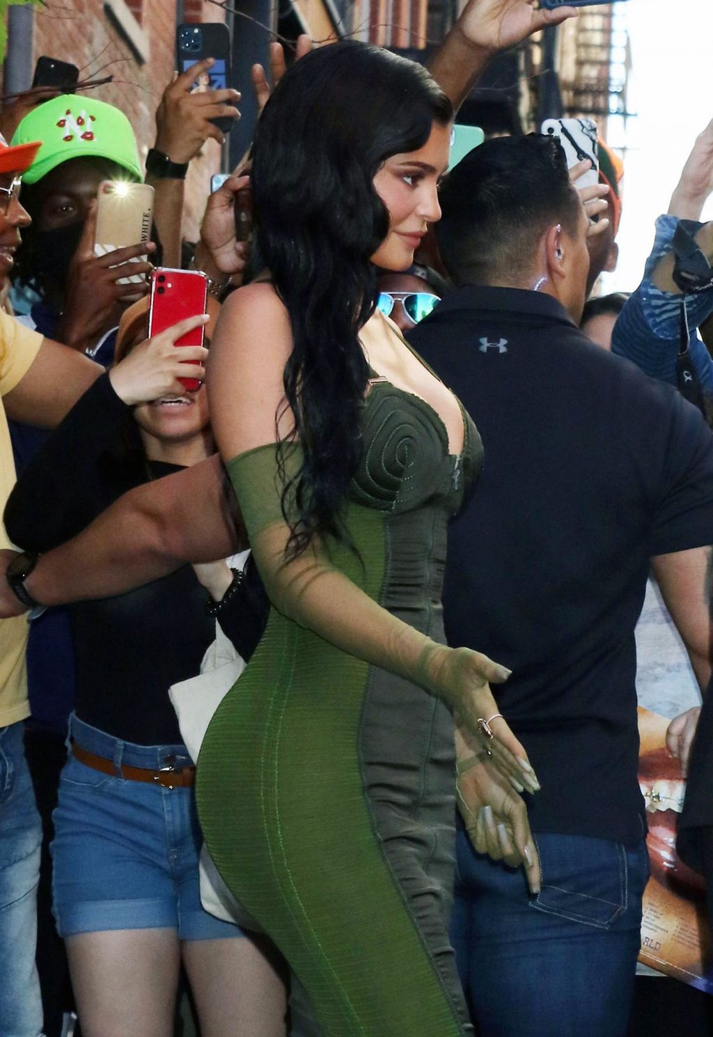 Kylie Jenner nude topless bikini cleavage sexy hot25