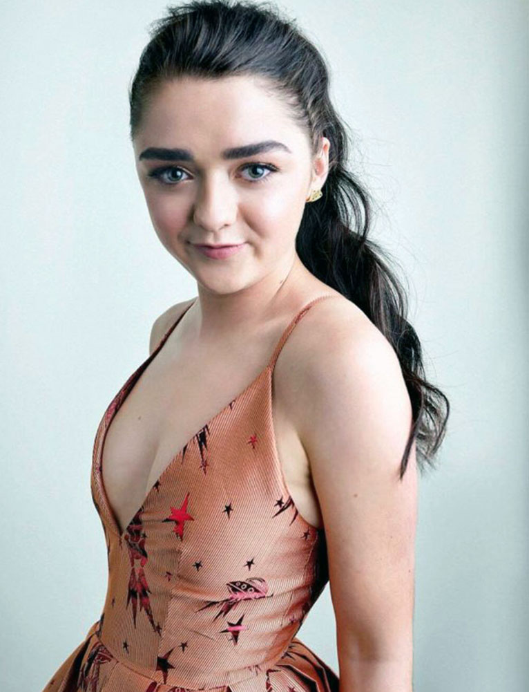 Maisie Williams nude sexy feet nipples pussy naked39