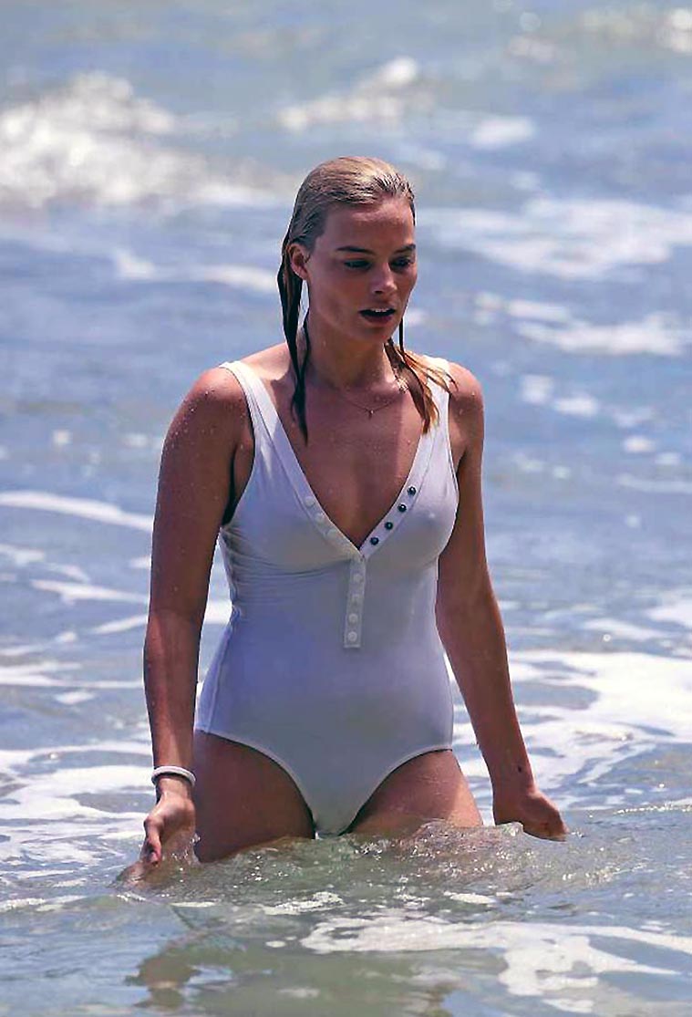 Margot Robbie nude porn hot sexy topless ass tits pussy bikini feet ScandalPost 22