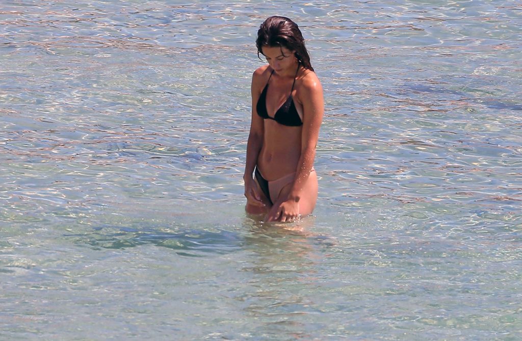 Maria Pedraza nude bikini sexy topless butt boobs17
