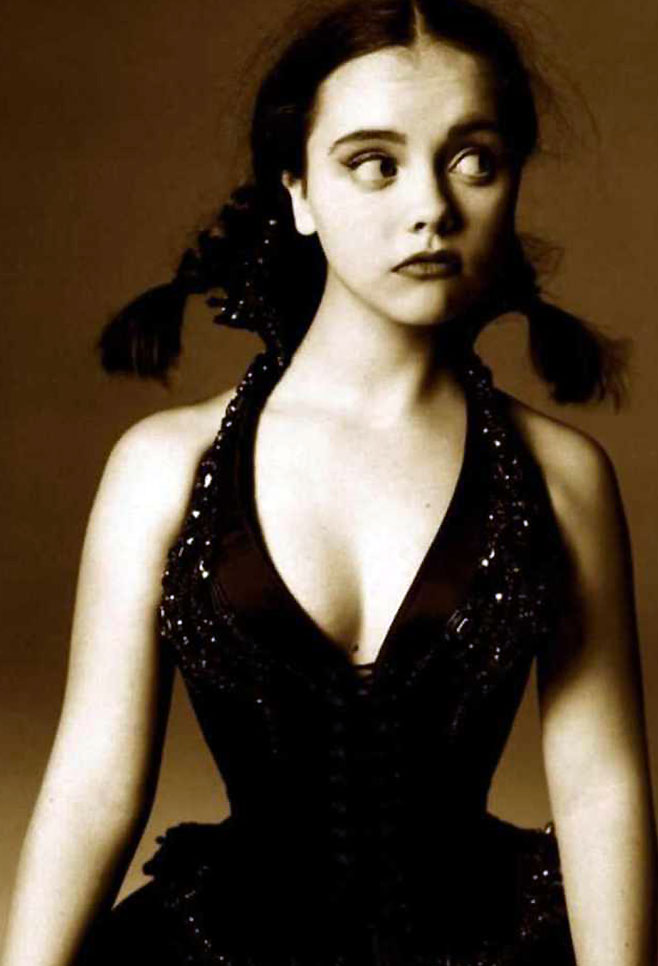 Christina Ricci nude sexy topless hot naked feet cleavage boobs10 2
