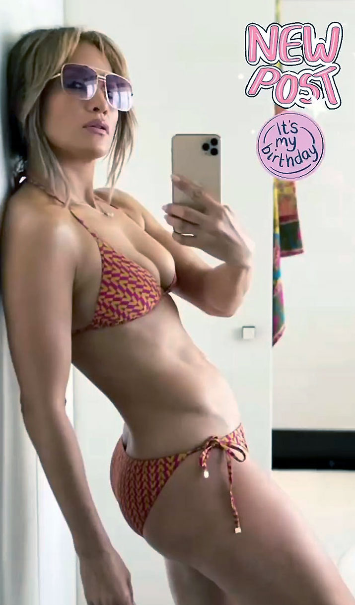 Jennifer Lopez nude naked sexy bikini street cleavage4