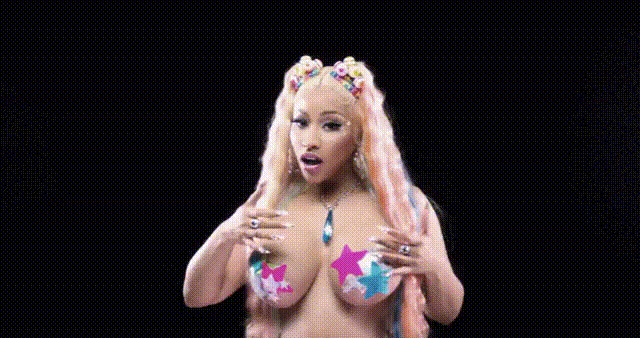 Nicki Minaj nude tits in diplay