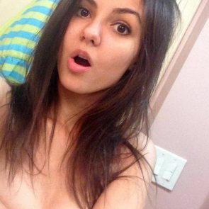 Victoria Justice Sexy Naked Leaked 4