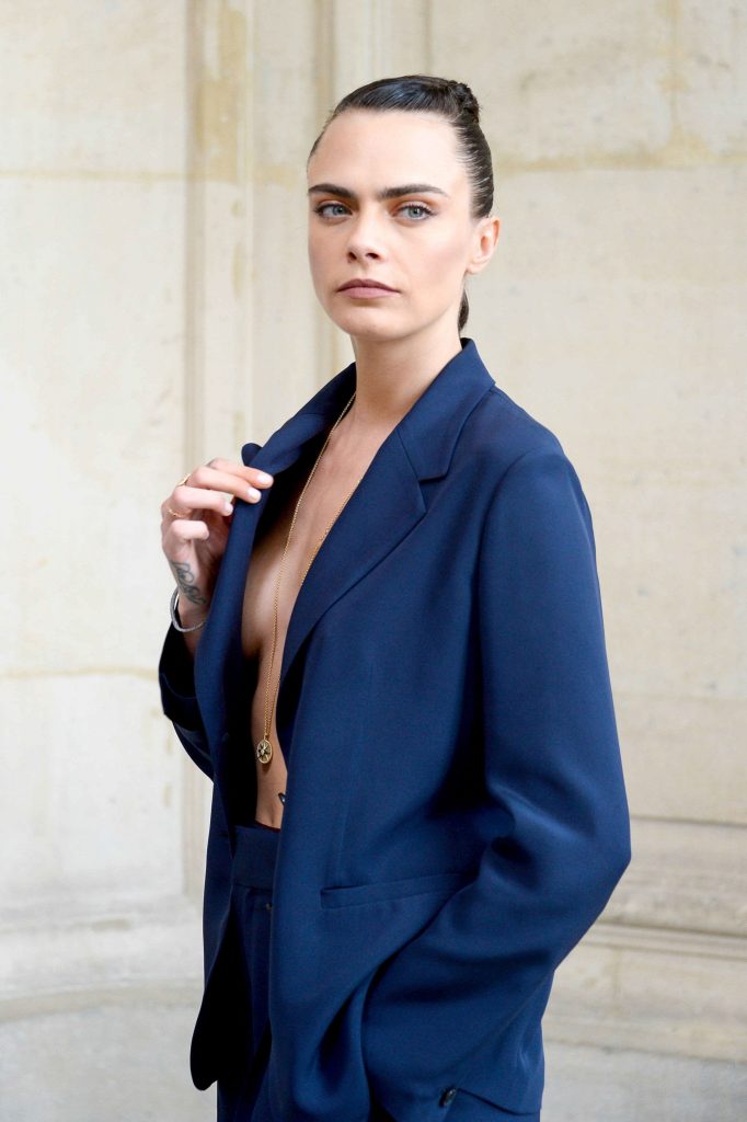 Good-Looking Cara Delevingne Shows Her Nipple in a Daring Outfit gallery, pic 2