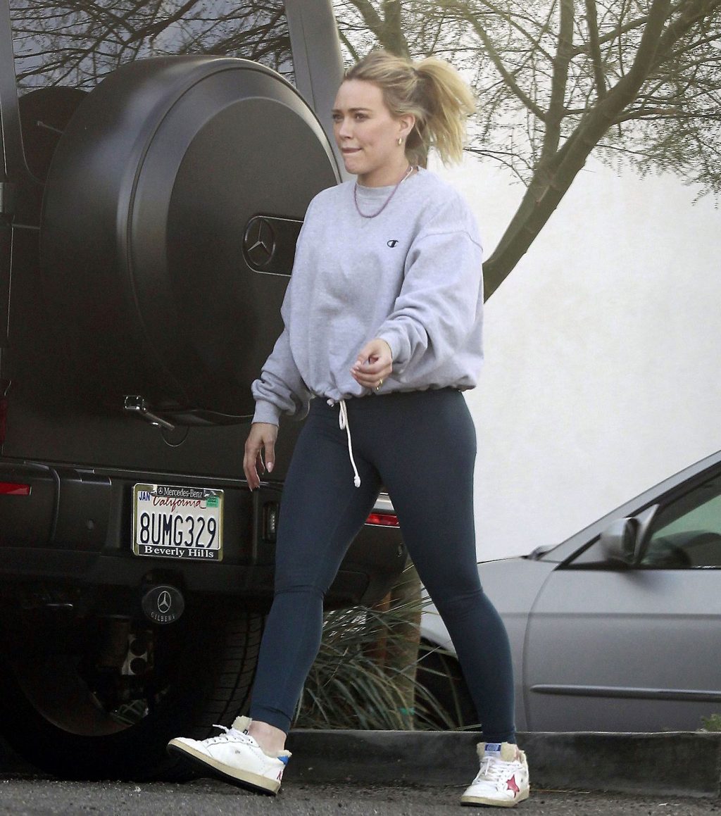 Hilary Duff nude topless sexy ass tits pussy legging porn ScandalPost 7