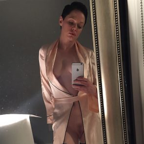 10 rose mcgowan leaked pussy