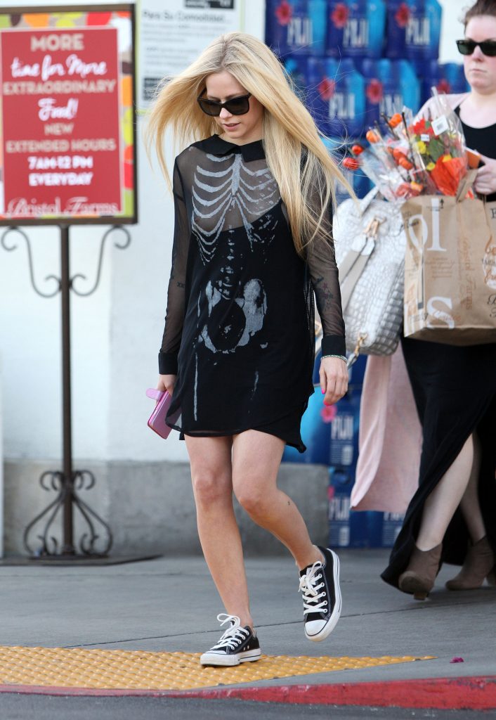 Pop Punk Princess Avril Lavigne Accidentally Exposing Her Nipple in a See-Through Outfit gallery, pic 5