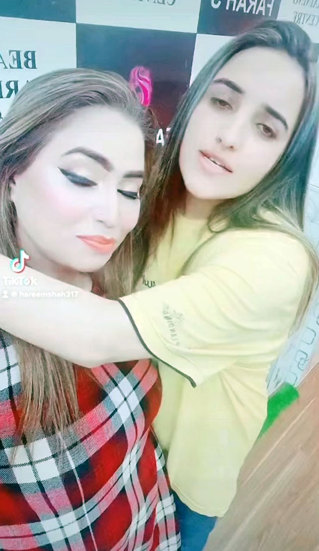 Hareem Shah nude fat sexy viral ass tits toothpaste ScandalPost 28