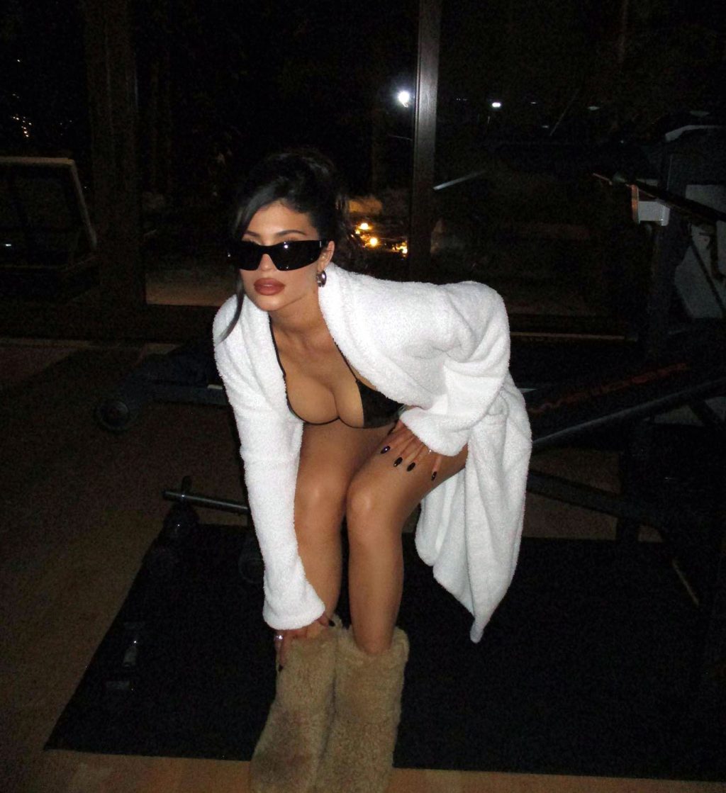 Kylie Jenner nude ass tits bikini ScandalPost 5