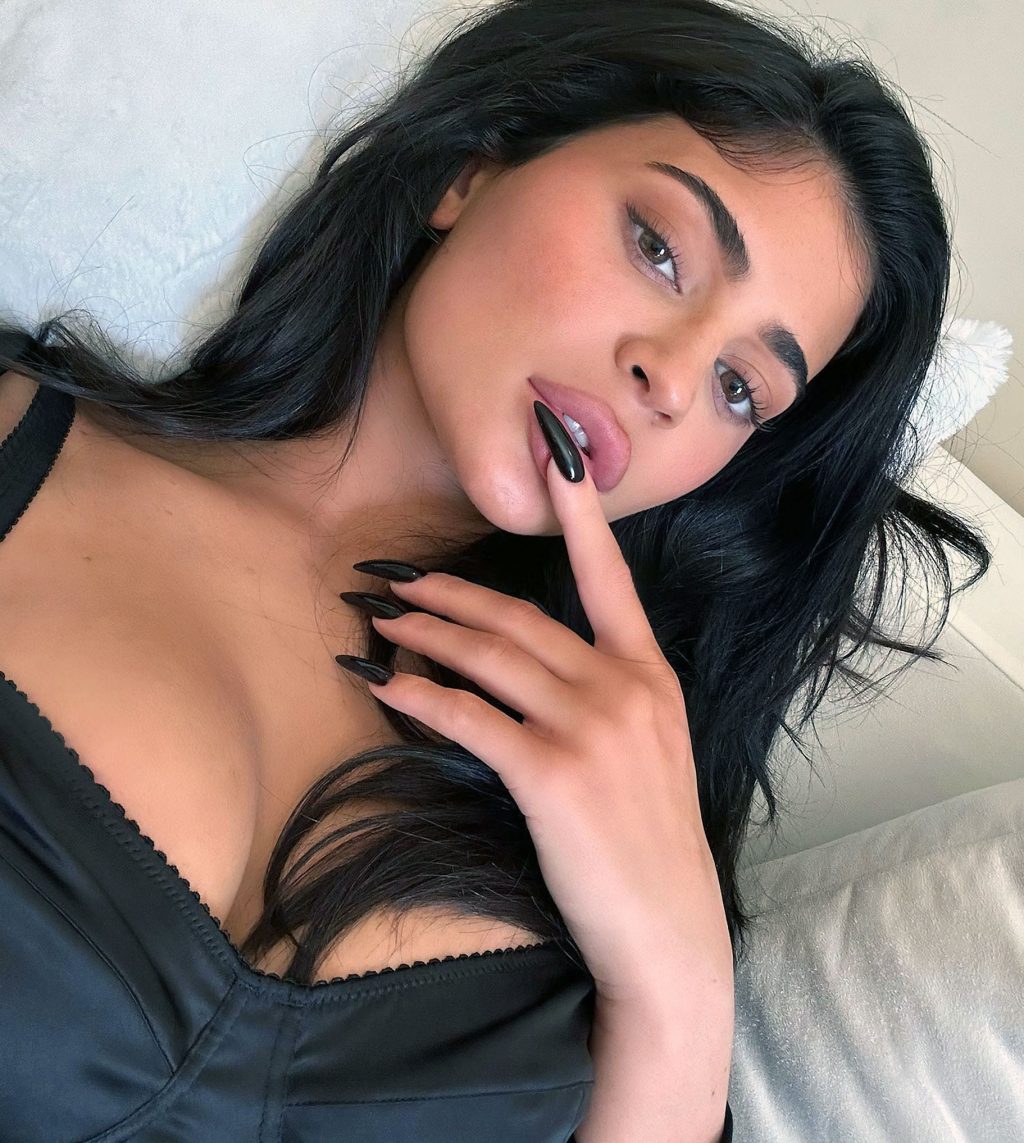 Kylie Jenner nude sexy bikini tis ScandalPost 3