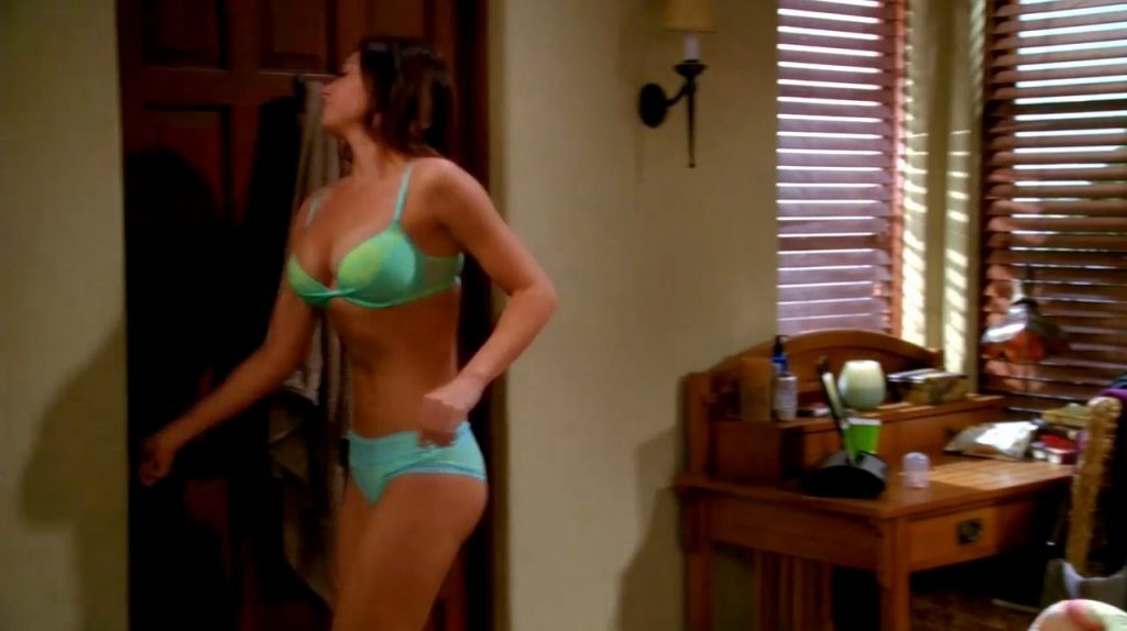 Aly Michalka Amber Tamblyn Two and a Half Men S11E11 5