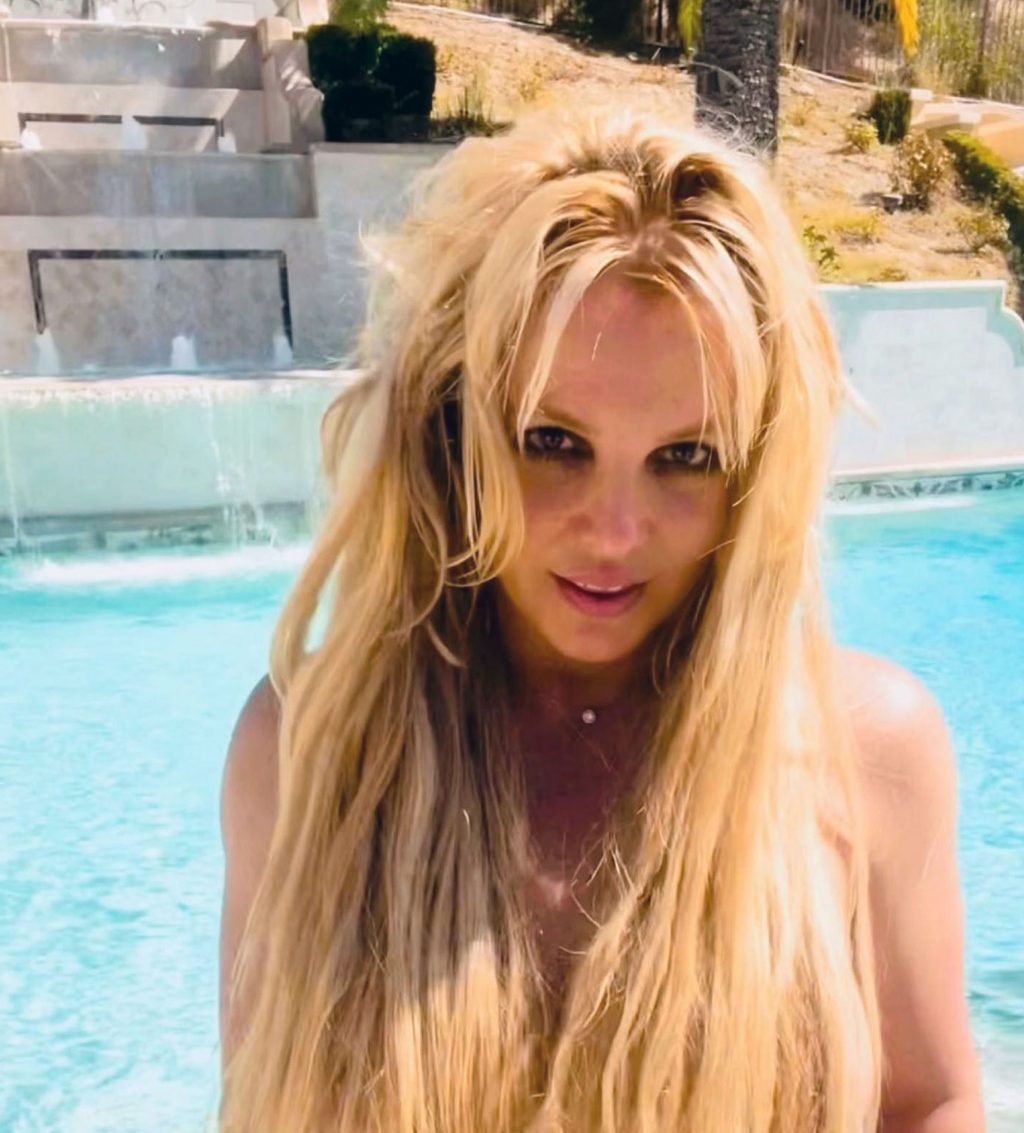 Britney Spears naked tits topless bikini pool new ScandalPost 4 1024x1133 optimized
