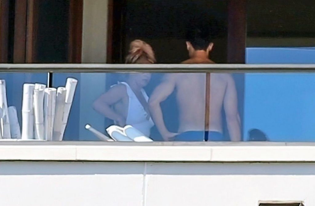Britney Spears nude topless sexy hot naked cleavage bikini23 1024x670 optimized