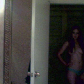 Leelee Sobieski nude hot topless bikini feet tits ass ScandalPost 12 295x295 optimized