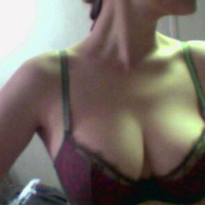 Leelee Sobieski nude hot topless bikini feet tits ass ScandalPost 22 295x295 optimized