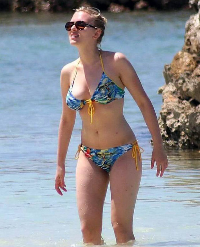 Scarlett Johansson nude bikini cleavage hot sexy46 optimized