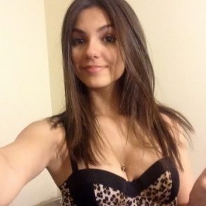 Victoria Justice leaked cleavage 295x295 optimized