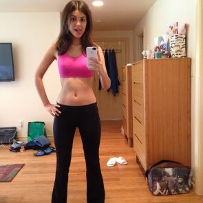 Victoria Justice selfie 295x295 optimized