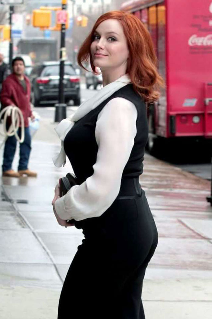 Christina Hendricks nude hot naked butt sexy cleavage23 optimized