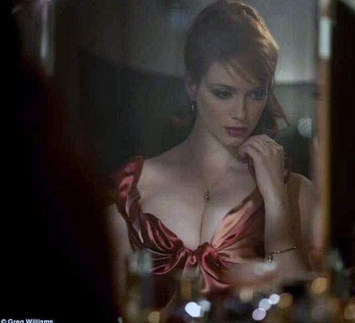 Christina Hendricks nude hot naked butt sexy cleavage25 optimized