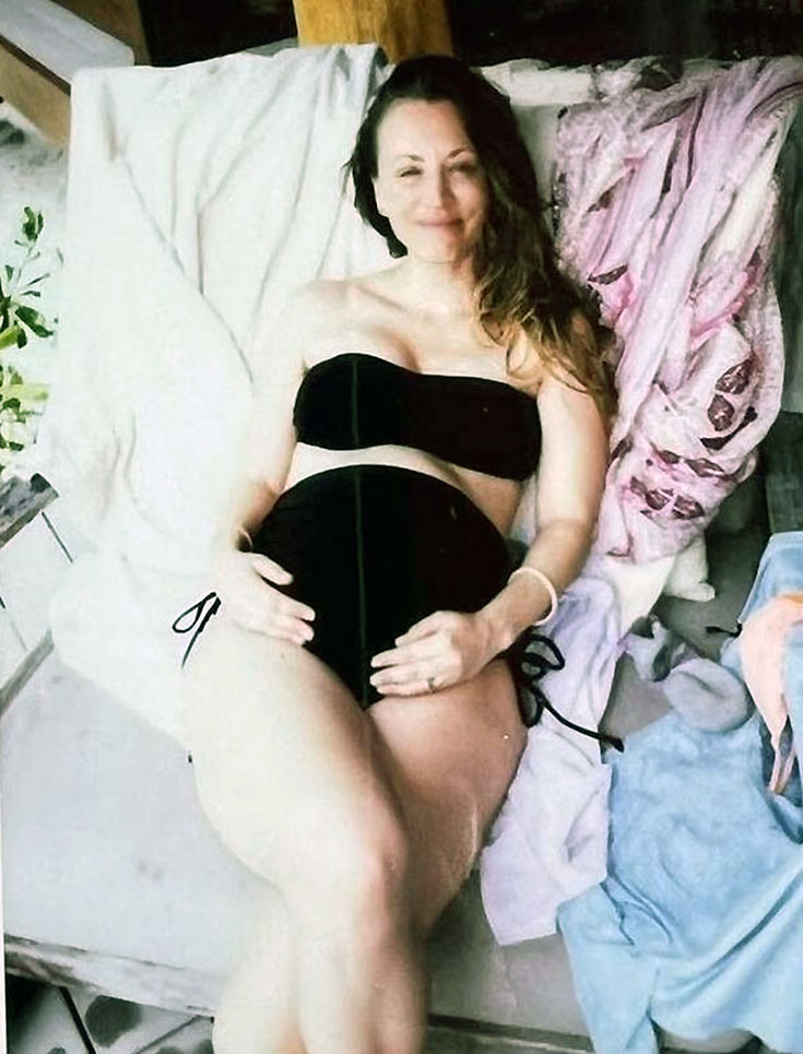 Kaley Cuoco naked pregant sey bikini new ScandalPost 5 optimized