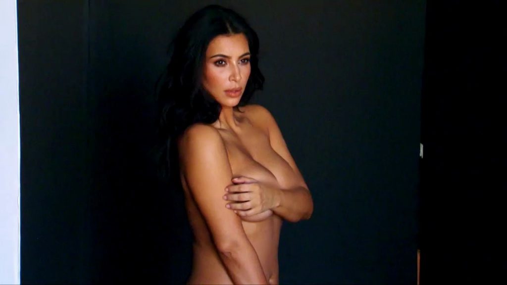 Kim Kardashian Keeping Up with the Kardashians S10E01 1 6 1024x576 optimized
