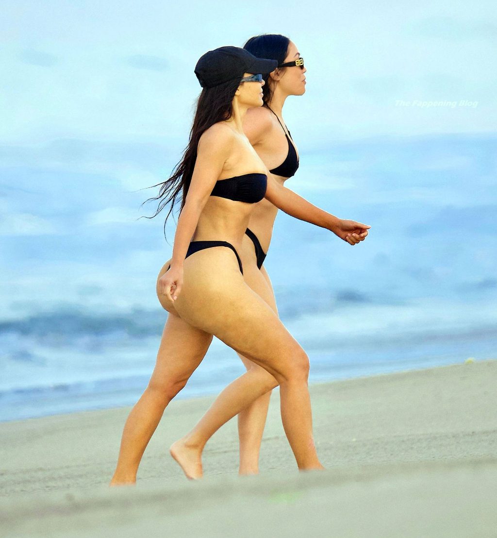 Kim Kardashian nude topless porn sexy bikini beach black ScandalPost 11 1024x1108 optimized