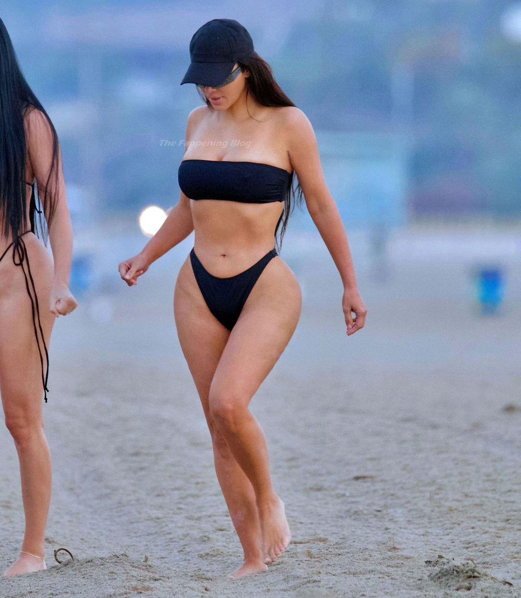 Kim Kardashian nude topless porn sexy bikini beach black ScandalPost 13 1024x1176 optimized