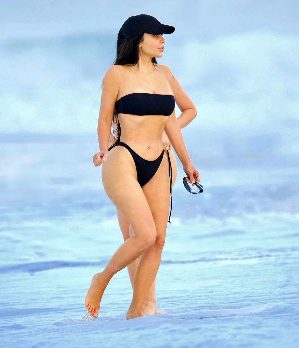 Kim Kardashian nude topless porn sexy bikini beach black ScandalPost 14 1024x1190 optimized